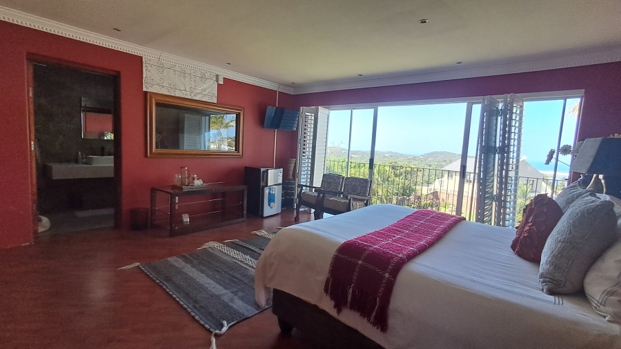 5 Bedroom Property for Sale in Beacon Bay Eastern Cape